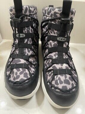 Keen Uneek animal print Sz 9 waterproof Chukka boots